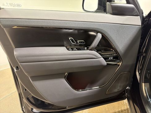 Used 2025 Land Rover Range Rover Sport SV Edition Two image 9