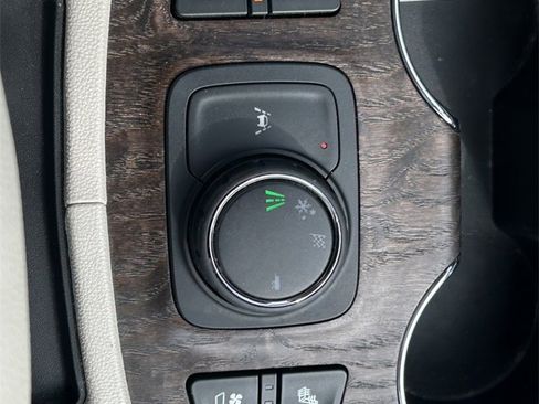 Used 2023 GMC Acadia Denali w/ Denali Ultimate Package image 31