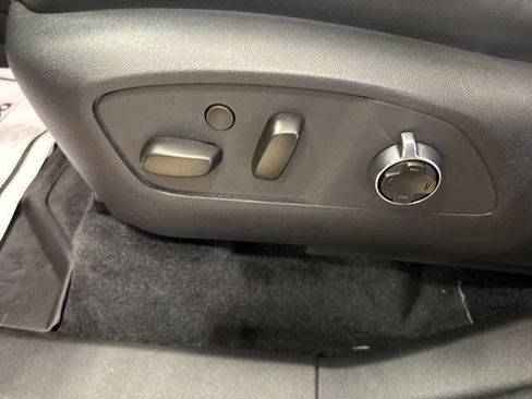 Used 2025 Buick Enclave Avenir AWD/4WD image 39