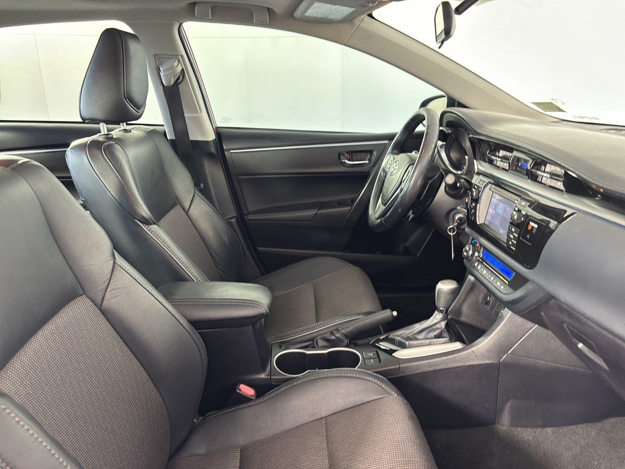 Used 2015 Toyota Corolla S FWD image 30