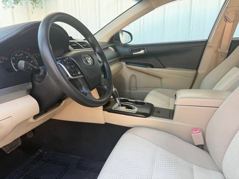 Used 2013 Toyota Camry LE FWD image 16