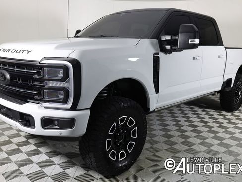Used 2025 Ford F250 Platinum AWD/4WD image 12
