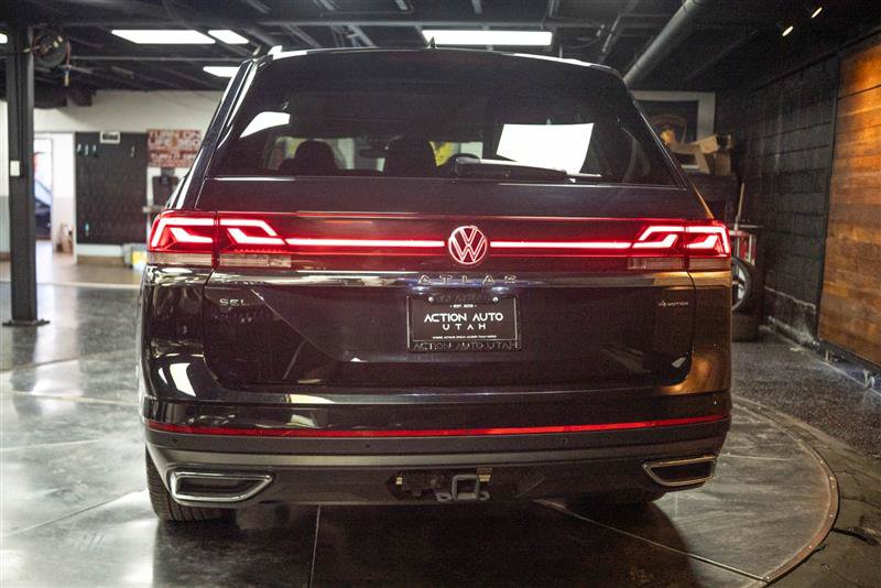 Used 2025 Volkswagen Atlas SEL AWD/4WD image 6