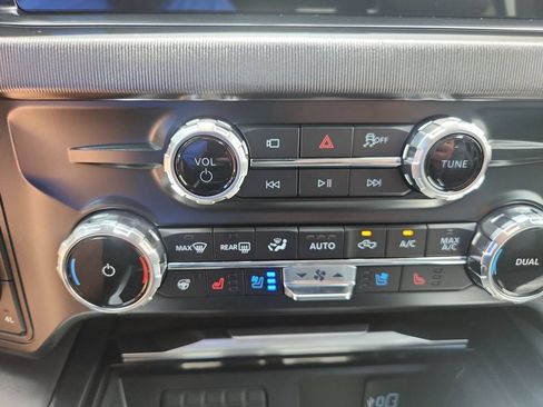 New 2026 Ford F250 Platinum w/ Tremor Off-Road Package AWD/4WD image 20