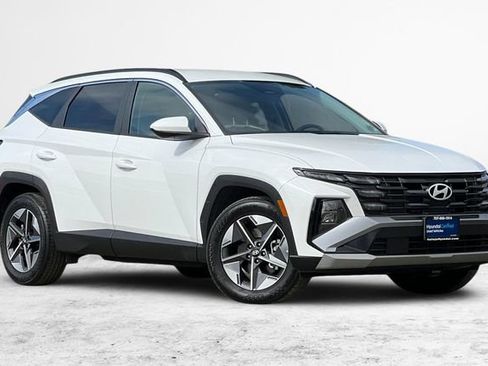 Certified 2025 Hyundai Tucson SEL FWD image 1