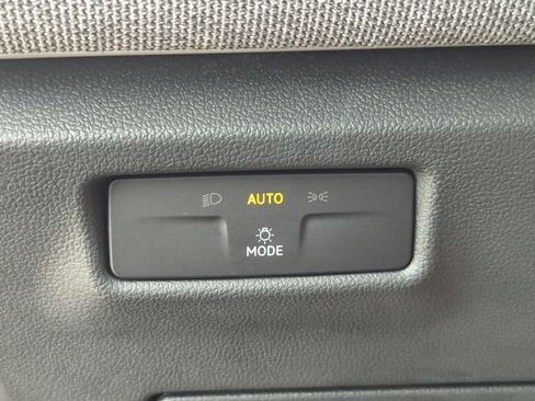 Certified 2025 Volkswagen Tiguan S image 23