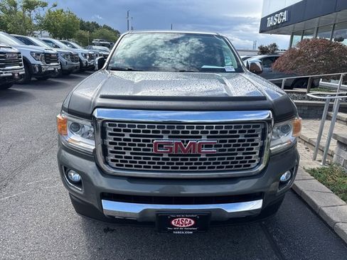 Used 2018 GMC Canyon Denali image 2