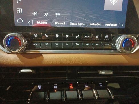 Used 2023 GMC Canyon AT4 w/ AT4 Premium Package image 17