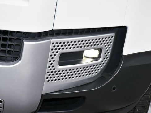 Used 2025 Land Rover Defender 110 S image 77