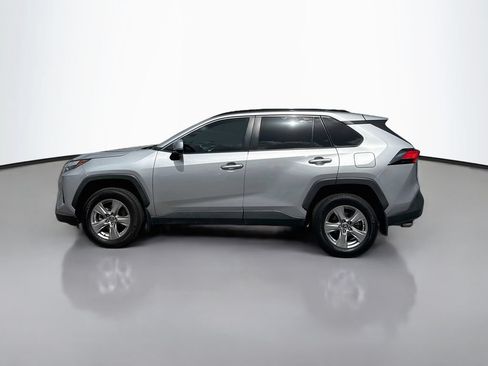 Used 2022 Toyota RAV4 XLE w/ Convenience Package FWD image 4