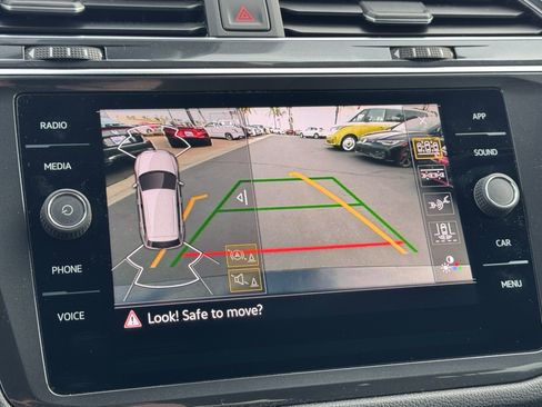 Certified 2023 Volkswagen Tiguan SE R-Line image 27