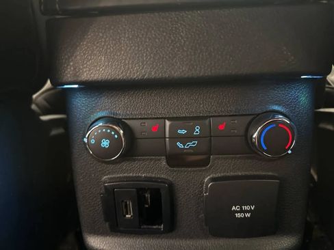 Used 2018 Ford Explorer Platinum AWD/4WD image 35