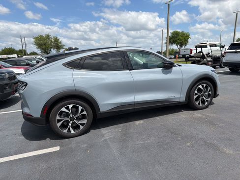 Used 2025 Ford Mustang Mach-E Select image 4