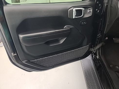 Used 2019 Jeep Wrangler Unlimited Sport S AWD/4WD image 22