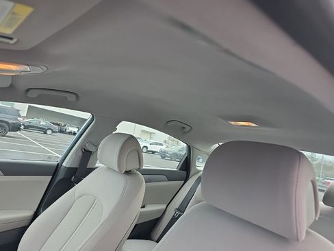 Used 2017 Hyundai Sonata SE image 19