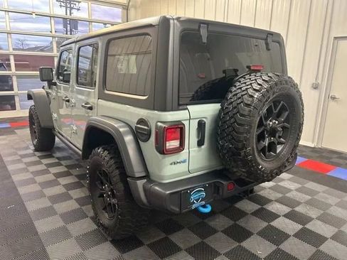 Used 2024 Jeep Wrangler Unlimited AWD/4WD image 5