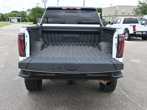 Used 2025 GMC Sierra 2500 AT4X AWD/4WD image 5