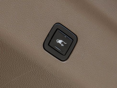 Used 2021 GMC Yukon XL Denali w/ Denali Premium Package RWD image 60