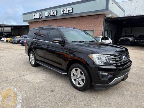 Used 2019 Ford Expedition XLT w/ Equipment Group 202A RWD image 3