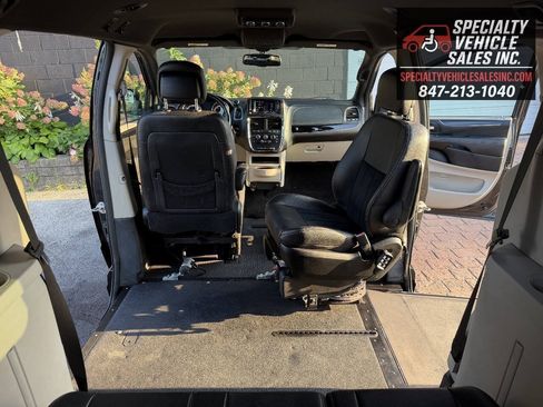Used 2018 Dodge Grand Caravan SXT FWD image 26