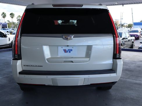 Used 2015 Cadillac Escalade Premium image 8
