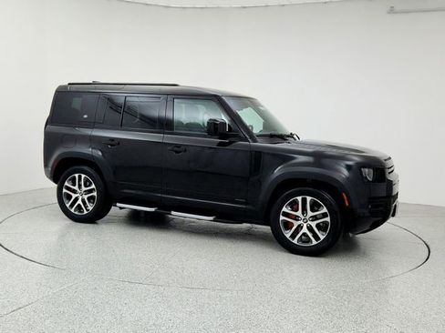 Used 2023 Land Rover Defender 110 X image 3