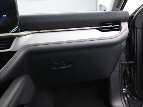 New 2025 Ford Explorer Active image 24