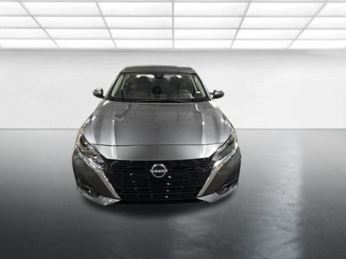 Used 2024 Nissan Altima 2.5 SV FWD image 9
