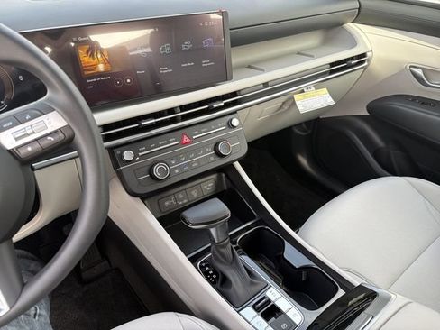 Certified 2026 Hyundai Tucson SE FWD image 25