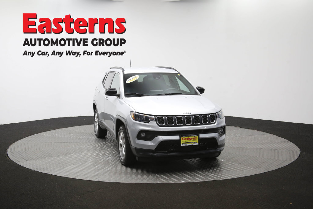 Used 2024 Jeep Compass Latitude AWD/4WD image 54