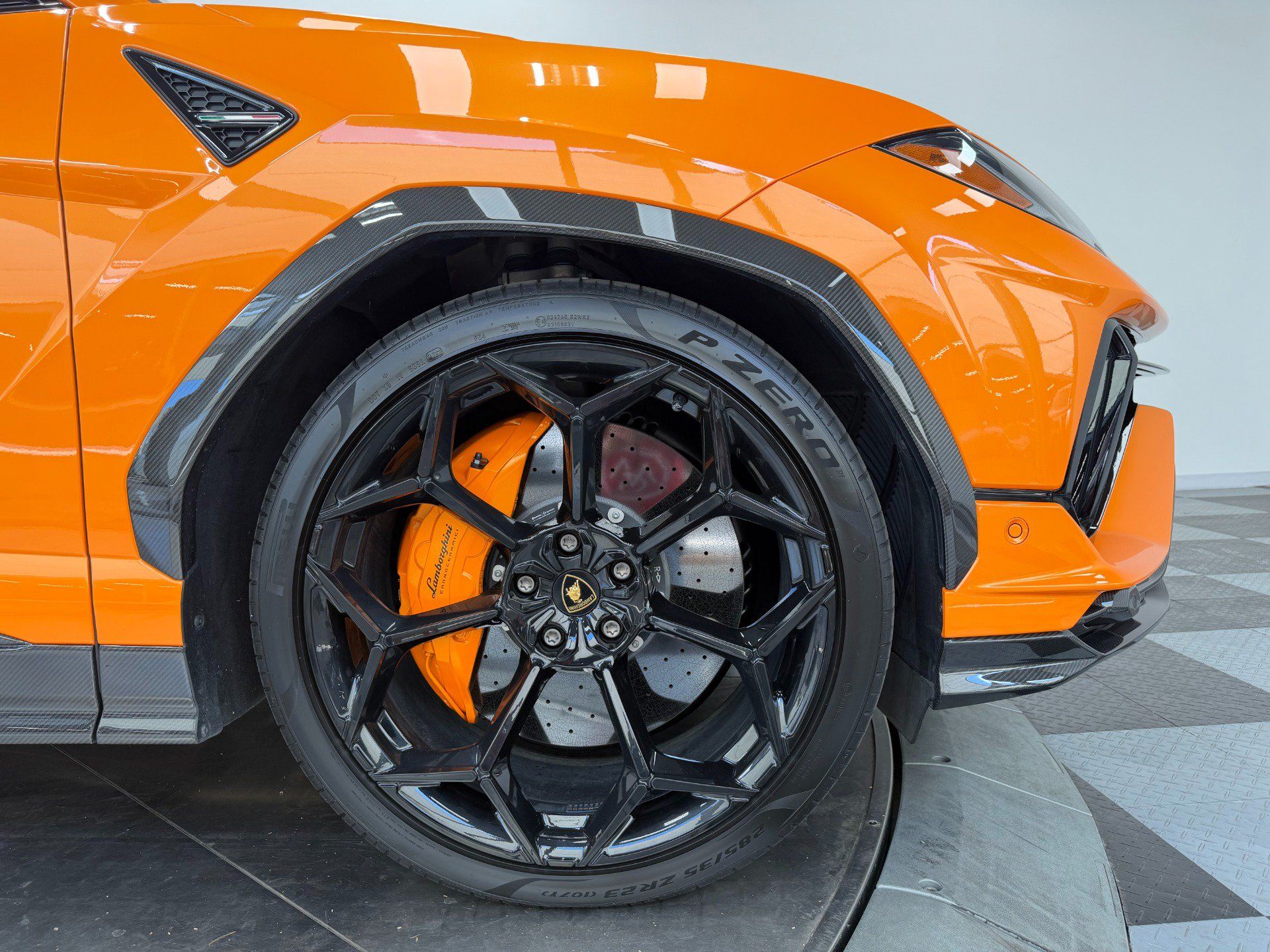 Used 2024 Lamborghini Urus Performante AWD/4WD image 29