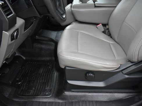 Used 2019 Ford F250 XL w/ Power Equipment Group AWD/4WD image 23