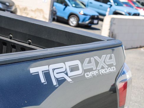 Used 2021 Toyota Tacoma TRD Off-Road w/ Technology Package AWD/4WD image 15