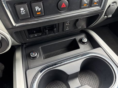 Used 2018 Nissan Titan PRO-4X image 25