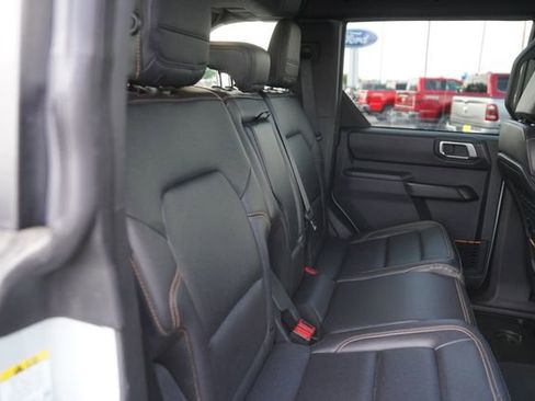 Used 2024 Ford Bronco Badlands image 16