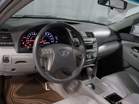 Used 2011 Toyota Camry LE w/ LE Extra-Value Pkg FWD image 7