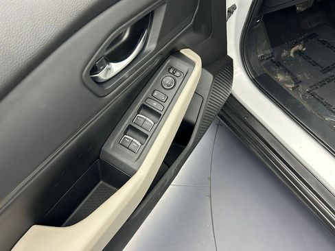 Used 2023 Honda Accord EX image 12