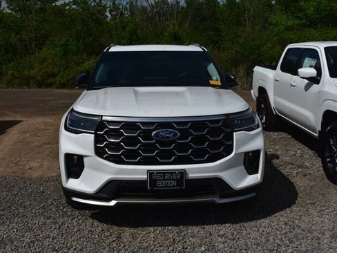 Used 2025 Ford Explorer Platinum w/ Ultimate Package image 2