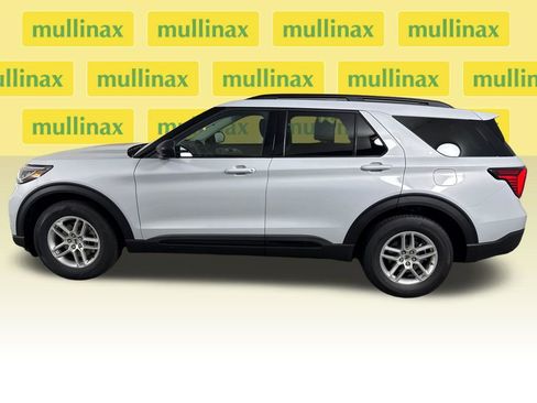 New 2026 Ford Explorer Active RWD image 9