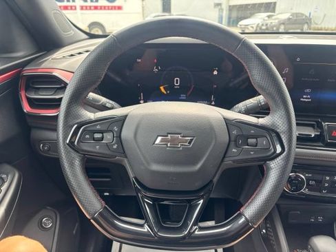Used 2025 Chevrolet TrailBlazer RS w/ Convenience Package AWD/4WD image 10