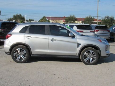 Used 2022 Mitsubishi Outlander Sport SE image 2