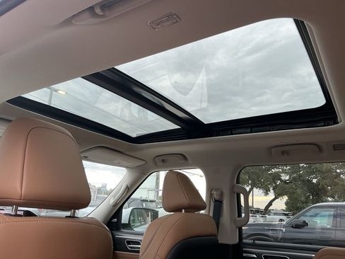 New 2026 INFINITI QX80 Luxe w/ Cargo Package AWD/4WD image 32