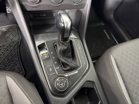 Used 2018 Volkswagen Tiguan S image 19