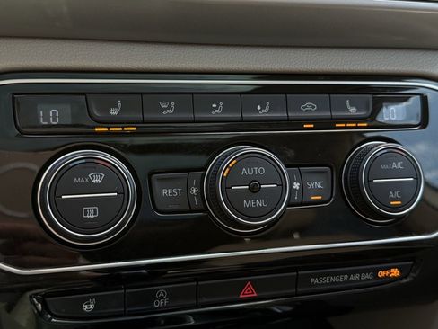 Used 2020 Volkswagen Atlas SEL image 14