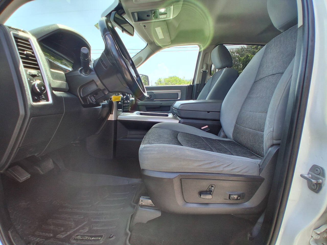 Used 2015 RAM 1500 Big Horn RWD image 9