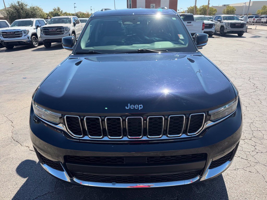 Used 2023 Jeep Grand Cherokee L Limited AWD/4WD image 9