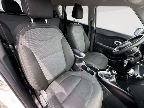 Used 2018 Kia Soul + FWD image 25