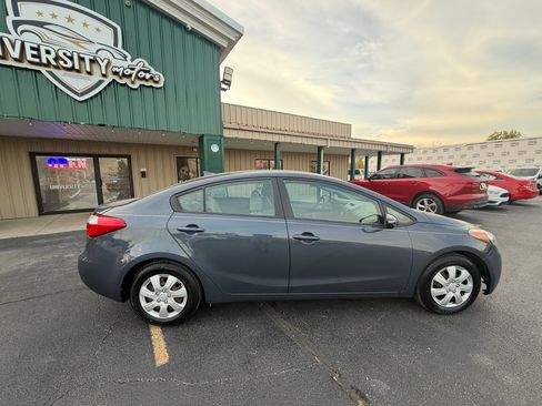Used 2016 Kia Forte LX w/ LX Popular Package image 2