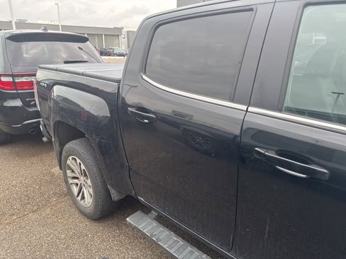 Used 2016 GMC Canyon SLE w/ Nightfall Edition image 16