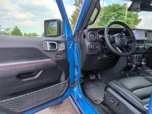 Used 2024 Jeep Wrangler Unlimited Rubicon AWD/4WD image 20